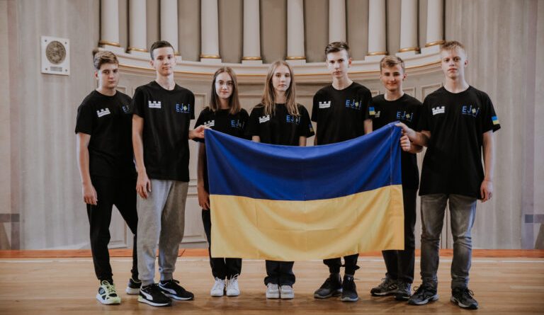 Українські школярі отримали 2 золоті, 2 срібні та 4 бронзові медалі на VI Європейської юніорської олімпіади з інформатики  2022