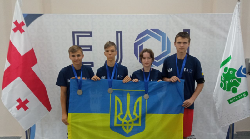 Українці отримали срібні медалі на Європейській юніорській олімпіаді з інформатики